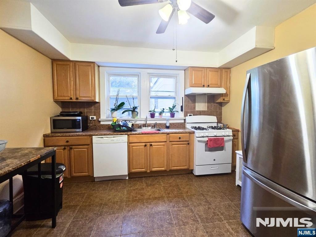 19 John Street 1 - Photo 4