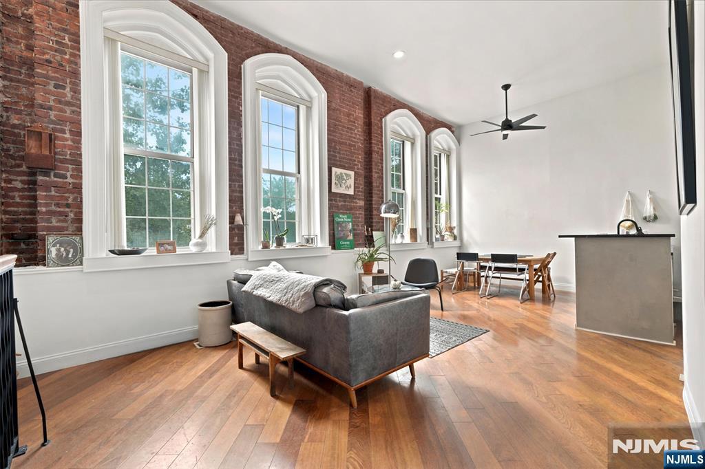491 Valley Street 7 - Photo 2