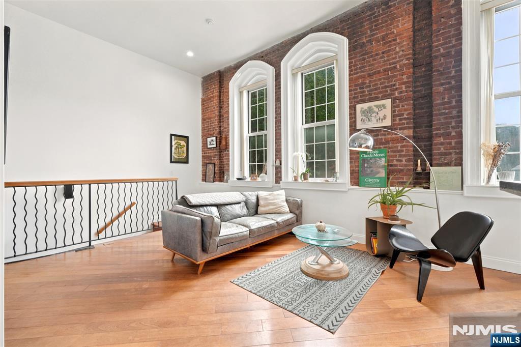 491 Valley Street 7 - Photo 4