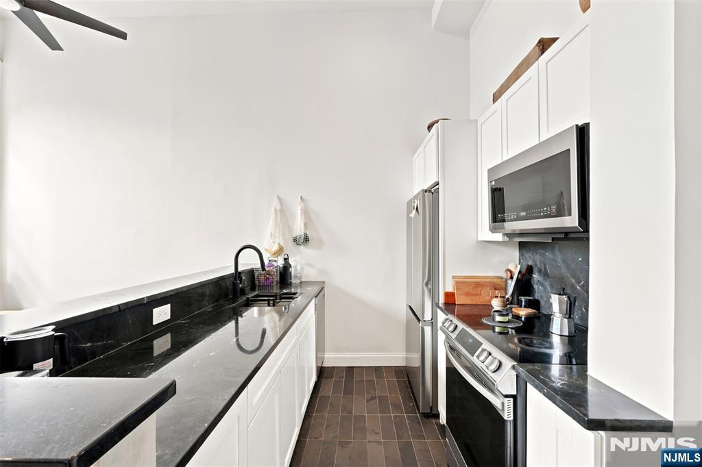 491 Valley Street 7 - Photo 5