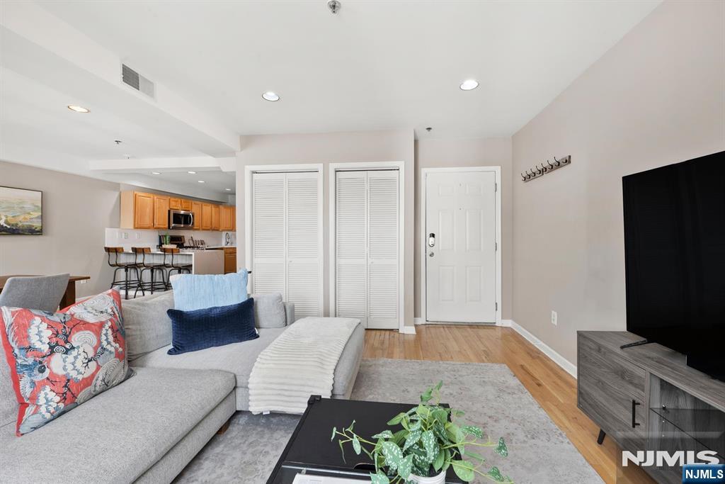 225 Clinton Street 4 - Photo 4
