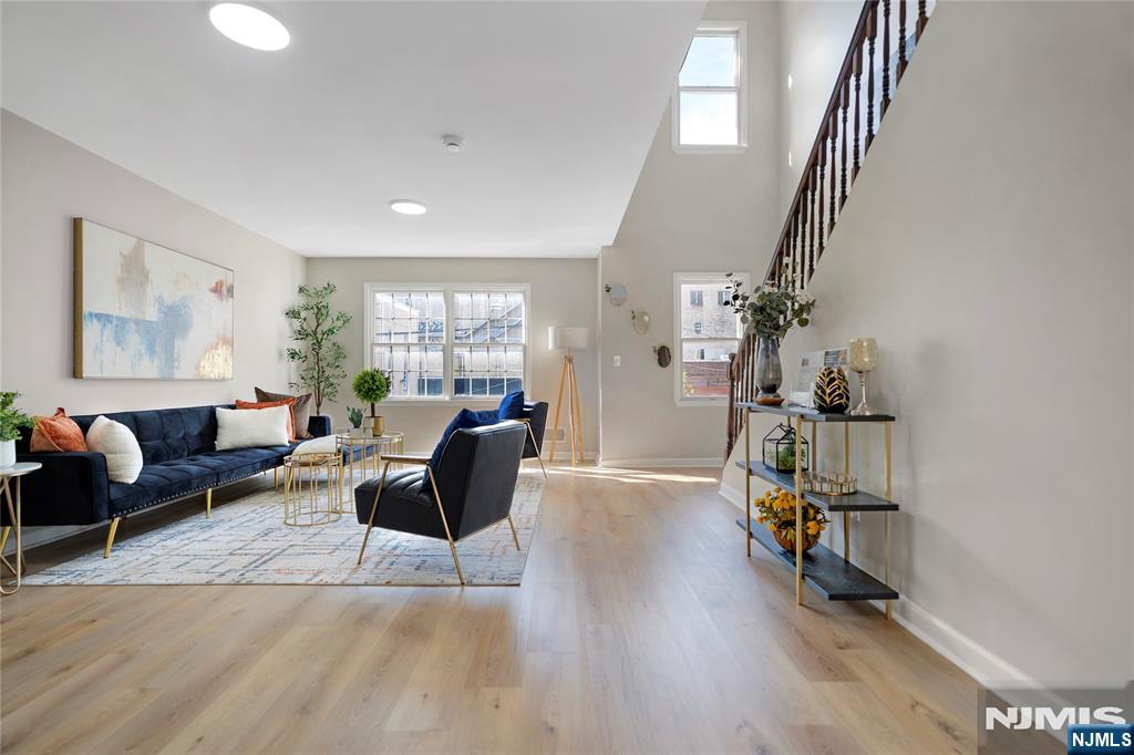 16 E Kinney Street - Photo 5