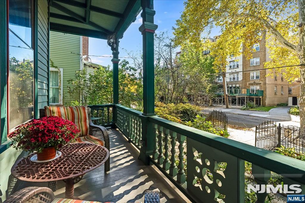 74 Sherman Place - Photo 3