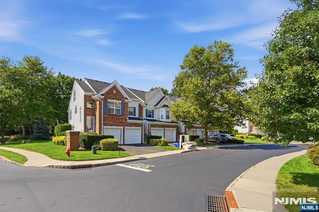 347 Winthrop Drive 3114 - Photo 3