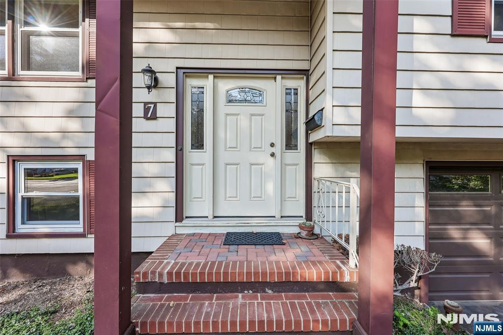 7 Tanglewood Drive - Photo 2