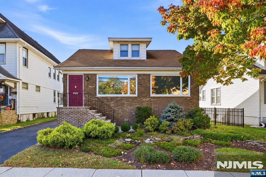 504 Lafayette Avenue - Photo 3