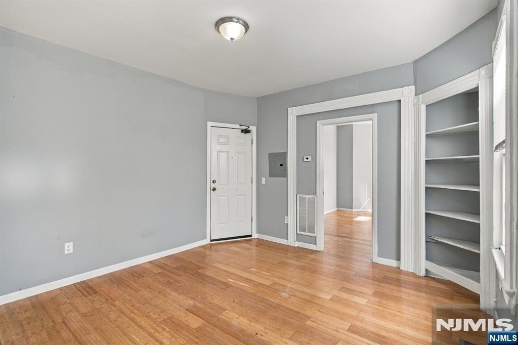 283 18th Street - Photo 5