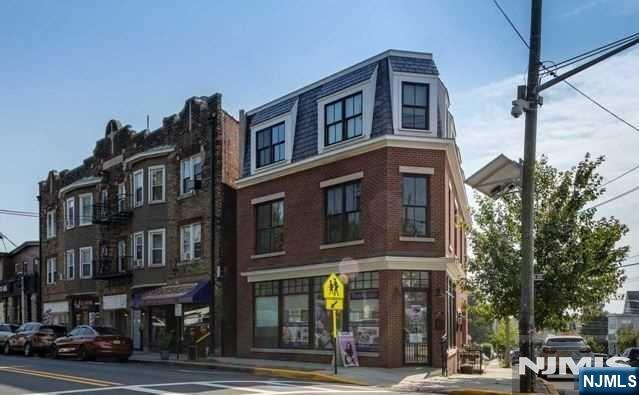 368 Paterson Avenue Left - Photo 2