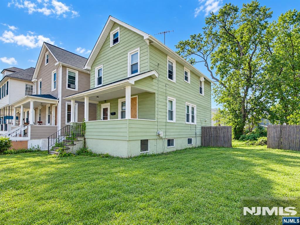 181 Berdan Place - Photo 1