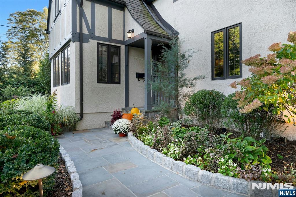 15 Gilbert Road - Photo 2