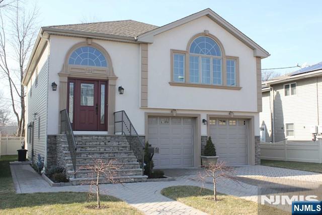 10 Gall Avenue 2 - Photo 1