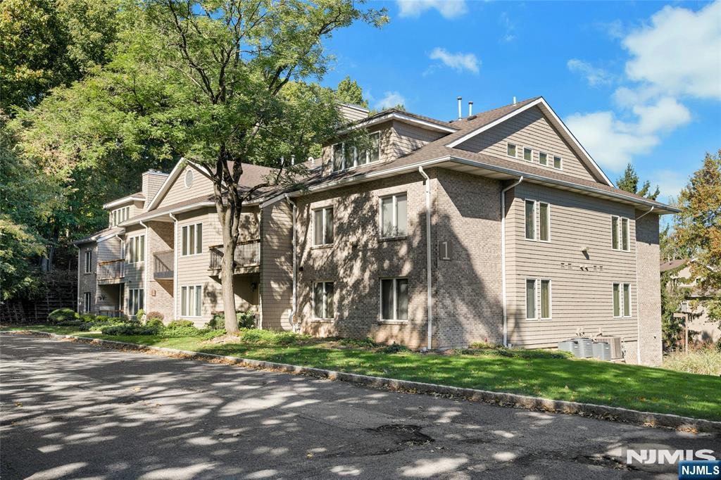 1 Parkside Terrace 1C - Photo 2