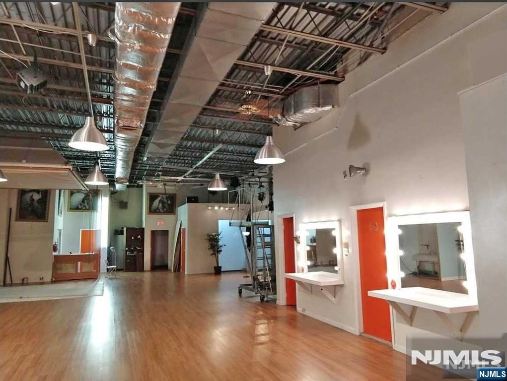 610 Broad Avenue — photo 16