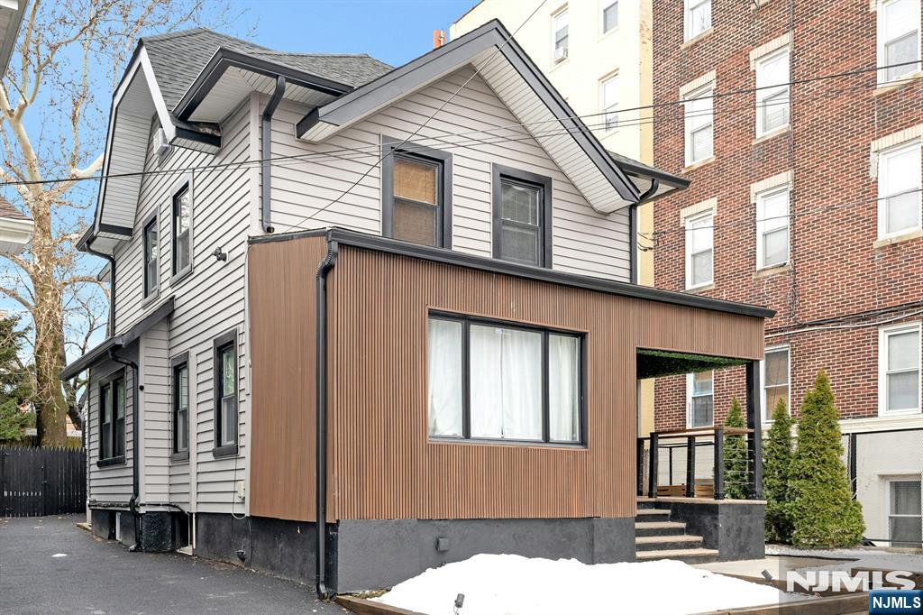 31 72nd Street - Photo 4