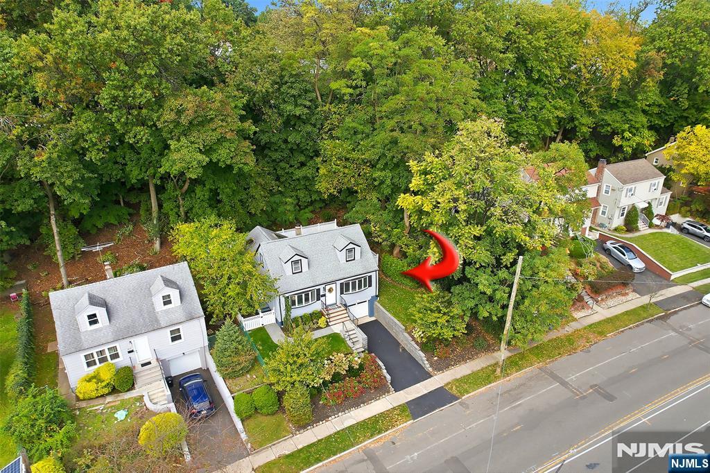 686 Broad Street - Photo 5
