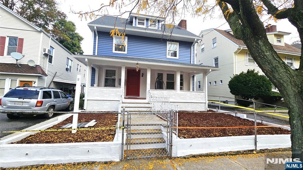 647-649 28th Street - Photo 2