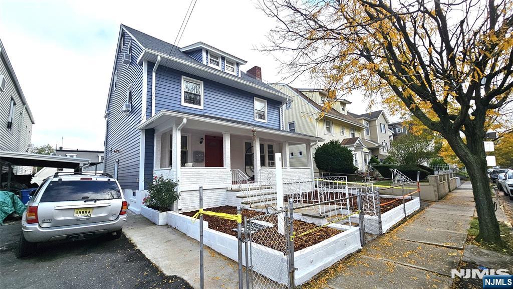647-649 28th Street - Photo 3