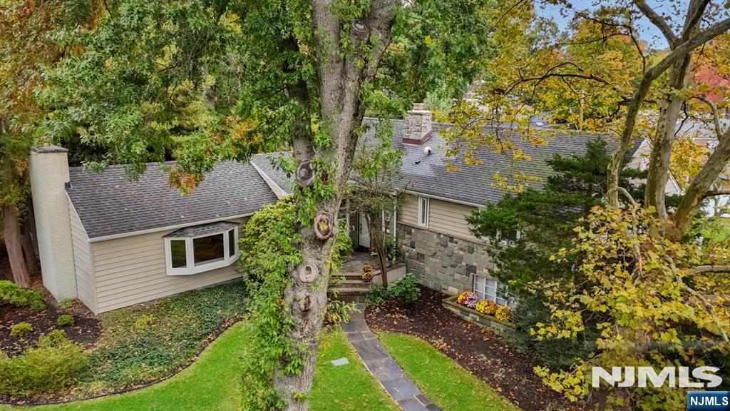 667 Brentwood Drive - Photo 4