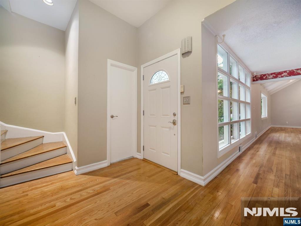 667 Brentwood Drive - Photo 5