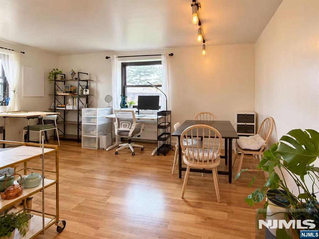 2335 Hudson Terrace c7 - Photo 4