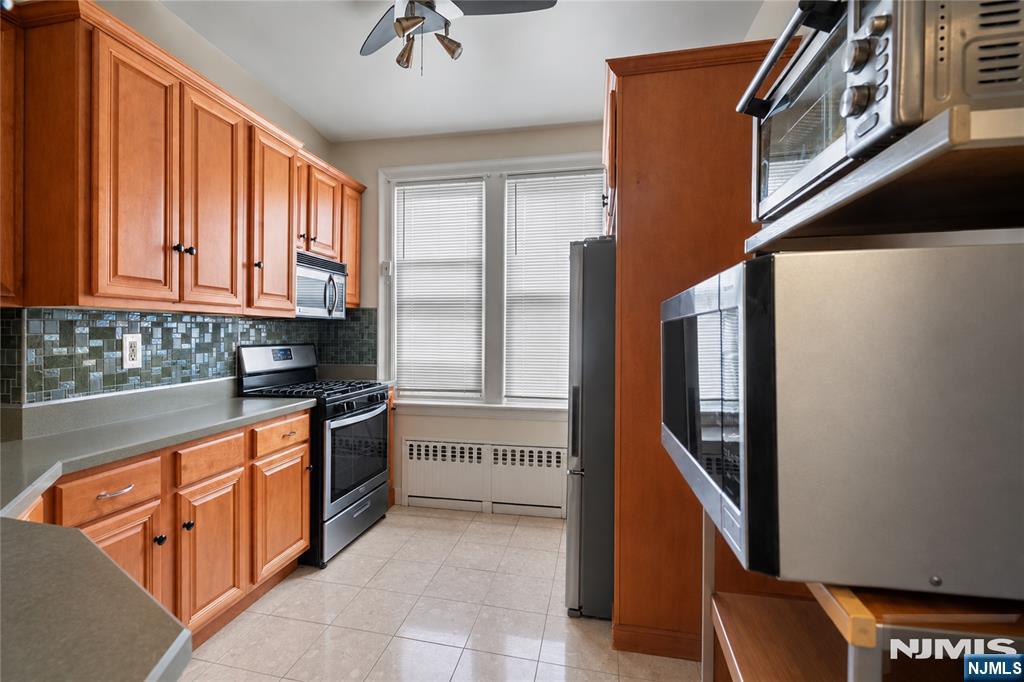 56 Warner Avenue - Photo 3