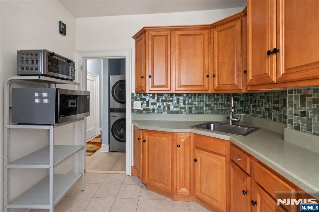 56 Warner Avenue - Photo 4