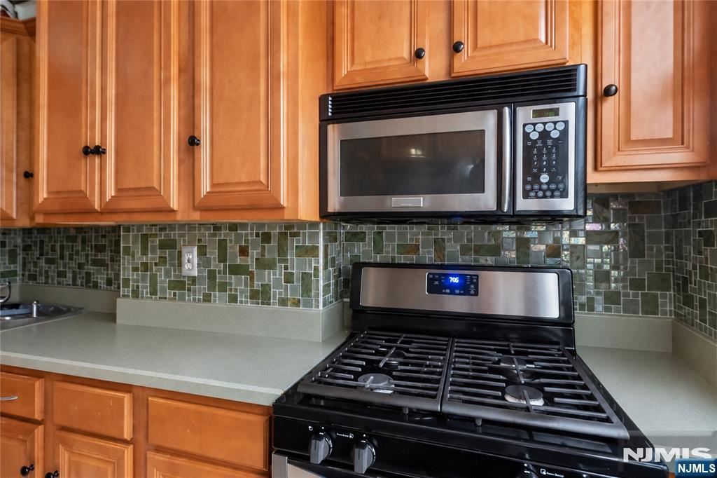 56 Warner Avenue - Photo 5