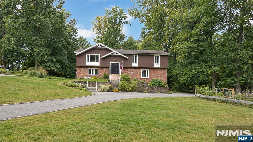 10 Edward Circle - Photo 1
