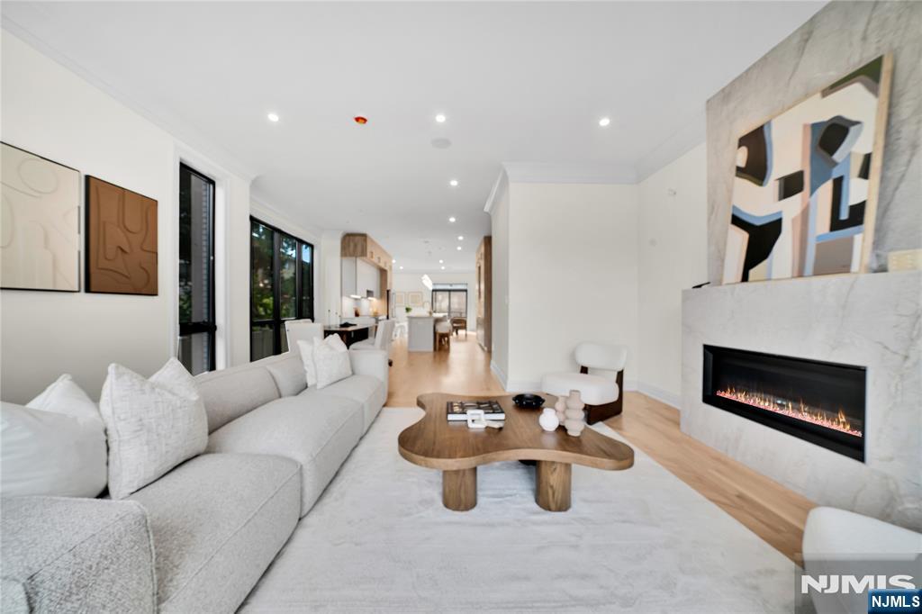 470 Palisades Boulevard - Photo 2