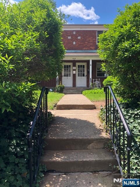 325 Essex Street I - Photo 1