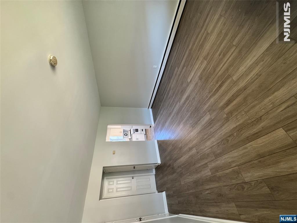 325 Essex Street I - Photo 2