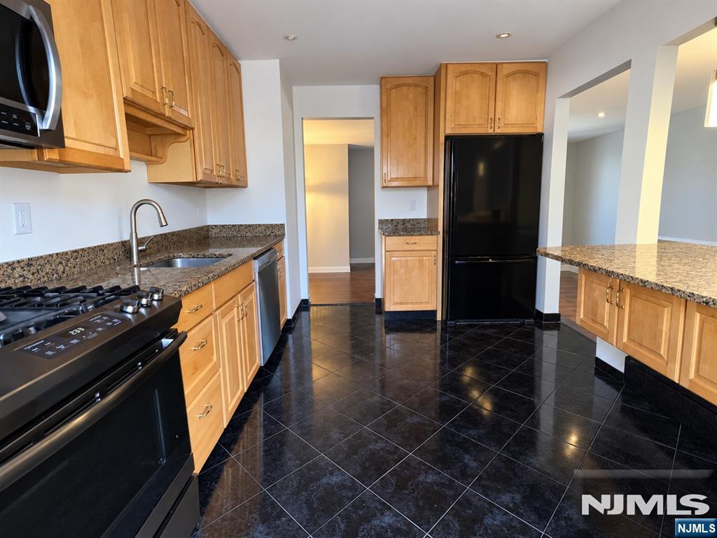93 Hillside Avenue - Photo 4