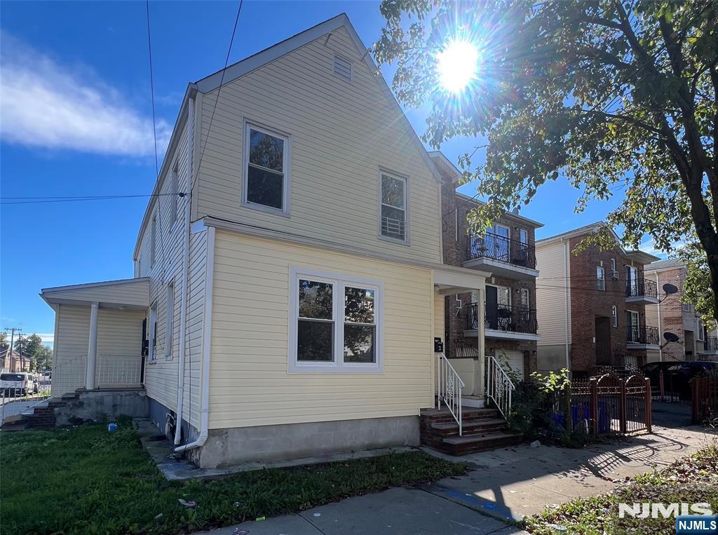 718 13th Street - Photo 1