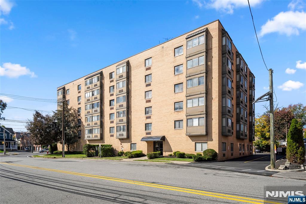 5 Linden Street 2I - Photo 1