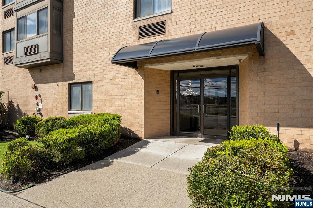 5 Linden Street 2I - Photo 2