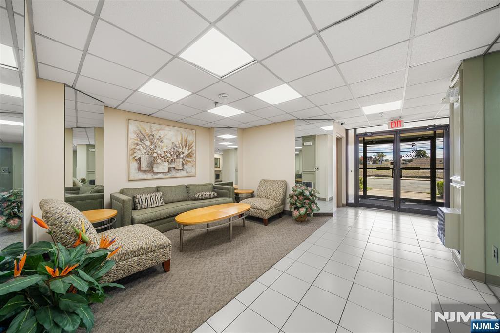5 Linden Street 2I - Photo 3