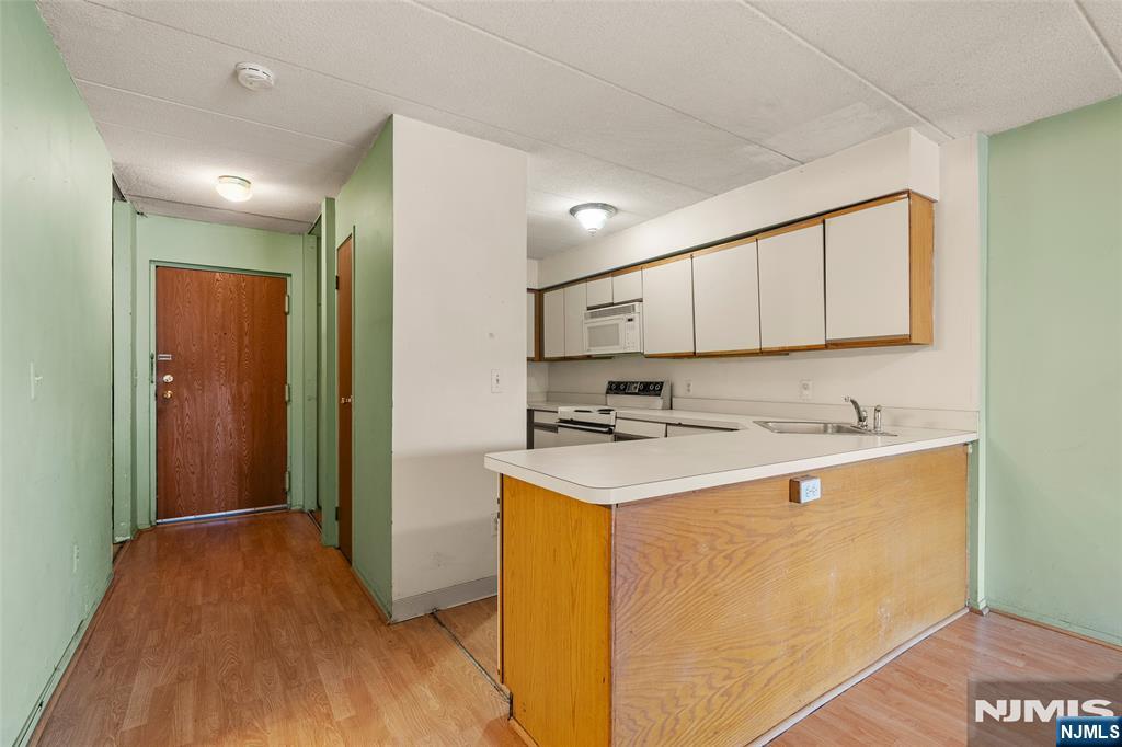 5 Linden Street 2I - Photo 4