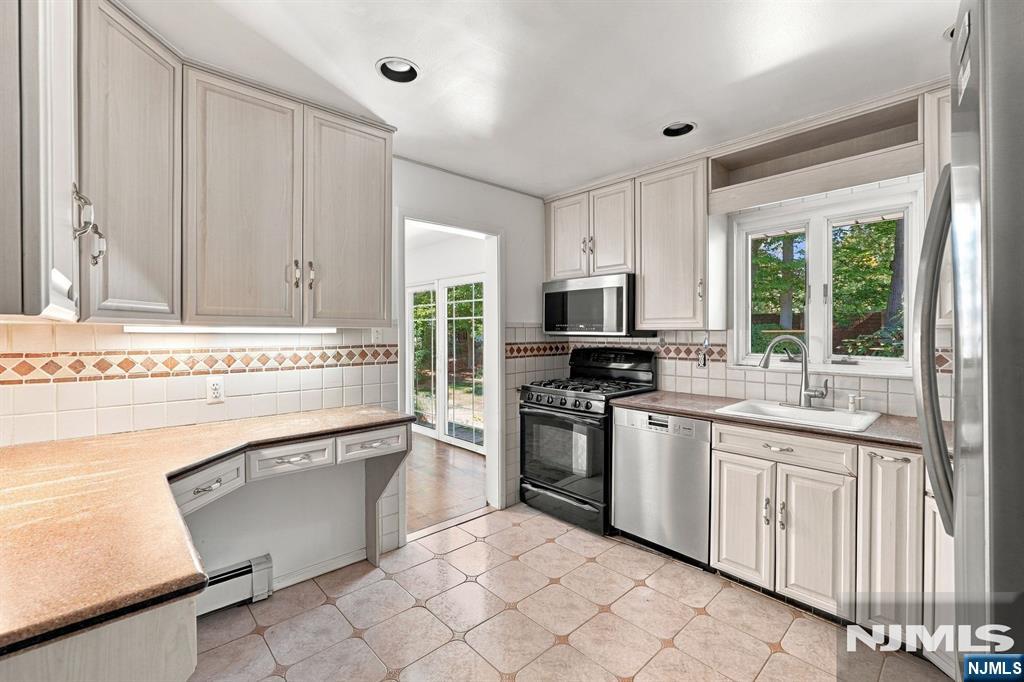 29 Addison Place - Photo 3