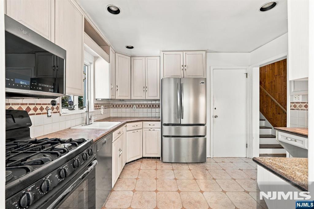 29 Addison Place - Photo 4