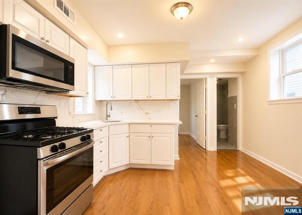 435 17th Street 2 - Photo 3