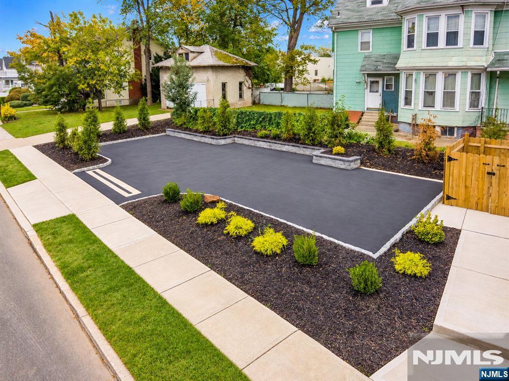 363 Park Street - Photo 4