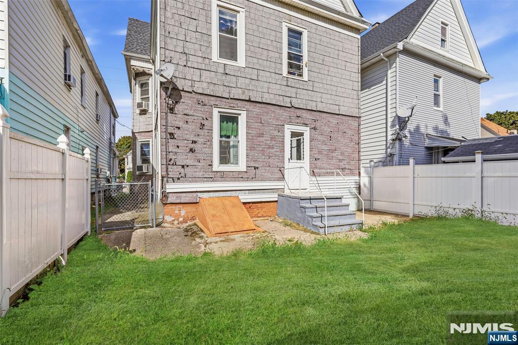 67-69 Summer Street - Photo 3