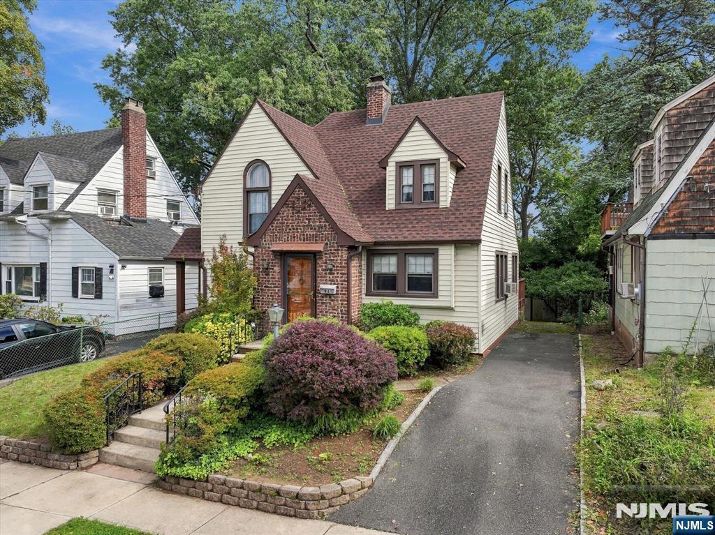 93 Stoughton Street - Photo 1