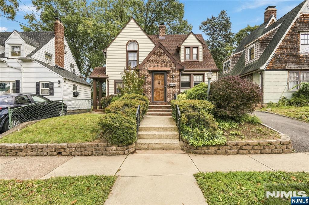 93 Stoughton Street - Photo 2