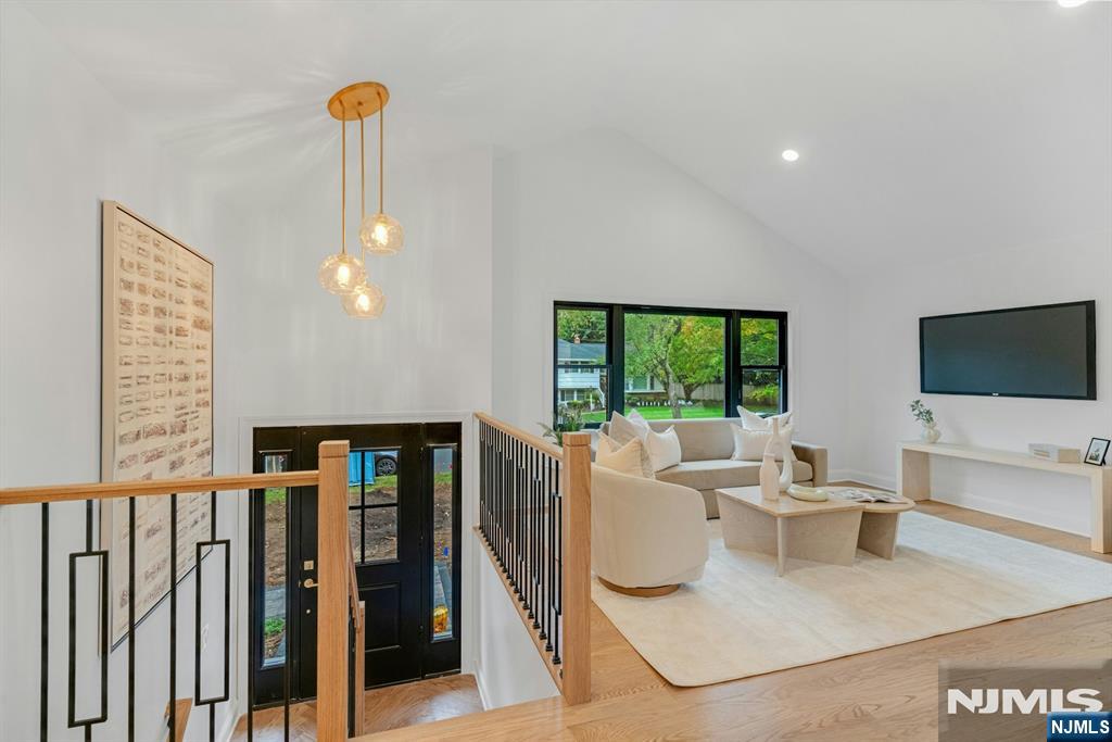 19 Midland Avenue - Photo 5