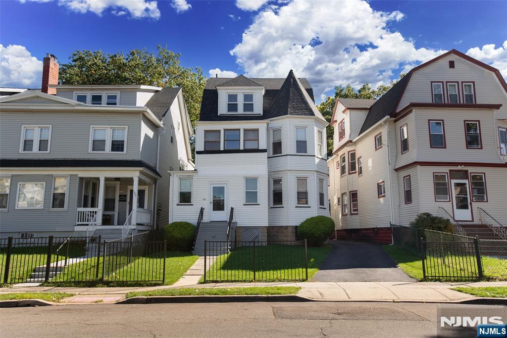 108 Arlington Avenue - Photo 1