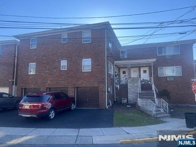 434 Henry Street 3 - Photo 1