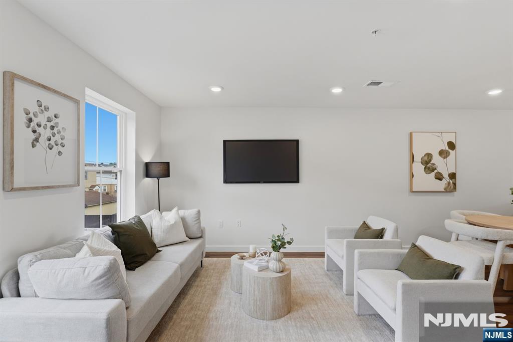 91 Union Street 7B - Photo 2
