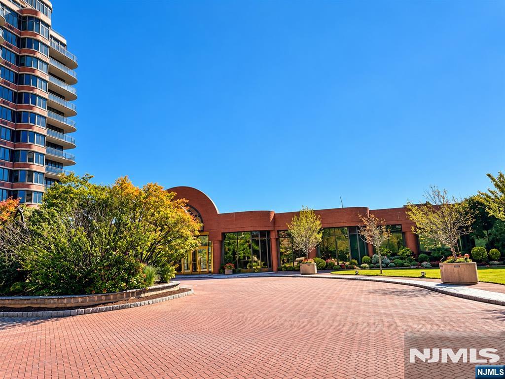 100 Carlyle Drive 2GS - Photo 2