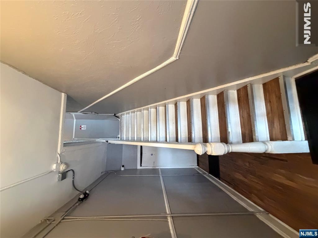 225-227 Harrison Avenue 2 - Photo 4